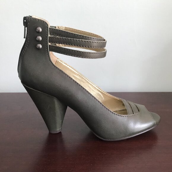 Seychelles | "Fresh Start" Peep-Toe Pumps - Picture 9 of 11